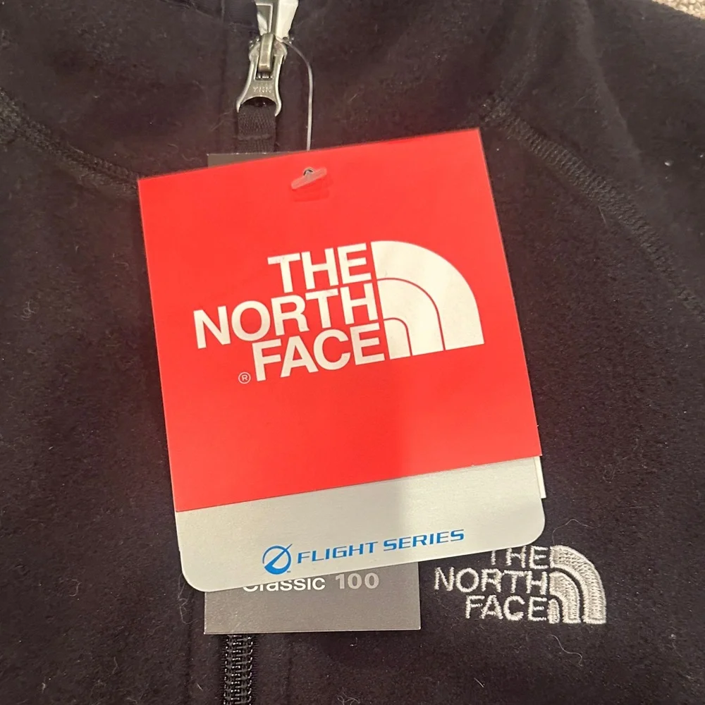 The North Face Classic Black Aurora Jacket - Picture 2 of 5